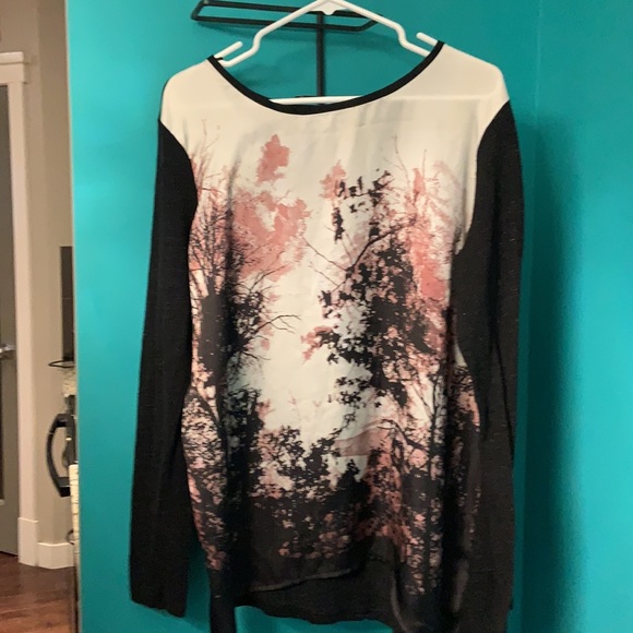 Lot of two long sleeve shirts. - Picture 3 of 5